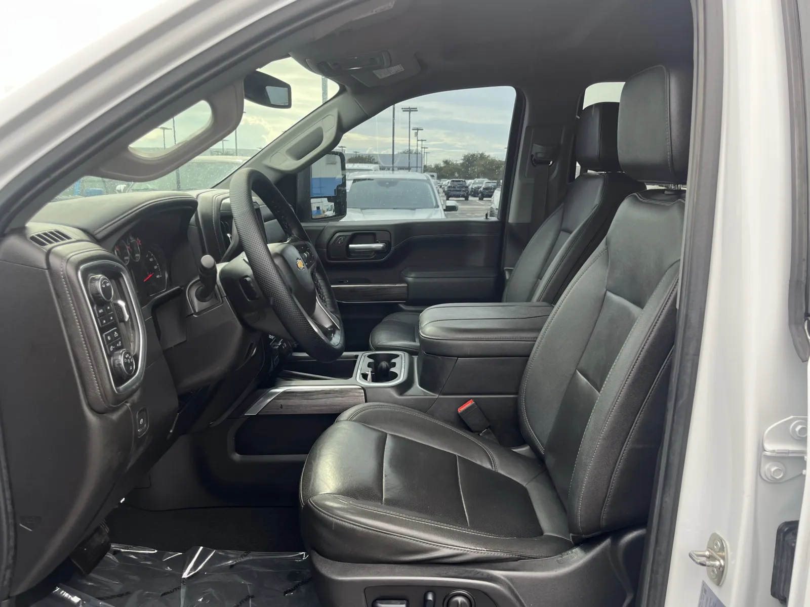 Chevrolet Silverado photo 25