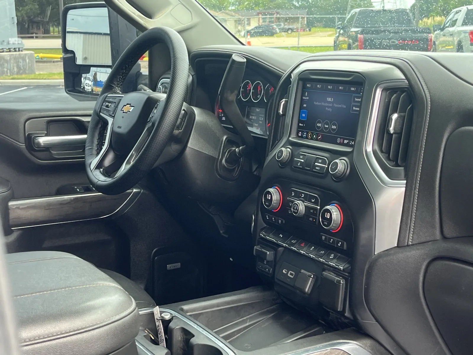 Chevrolet Silverado photo 13
