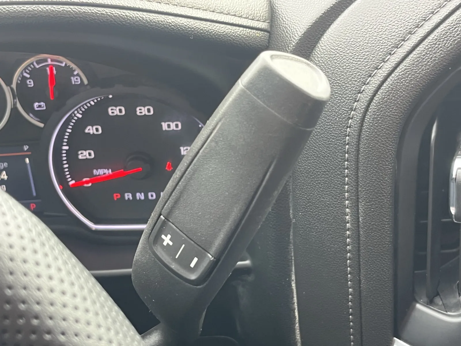 Chevrolet Silverado photo 19