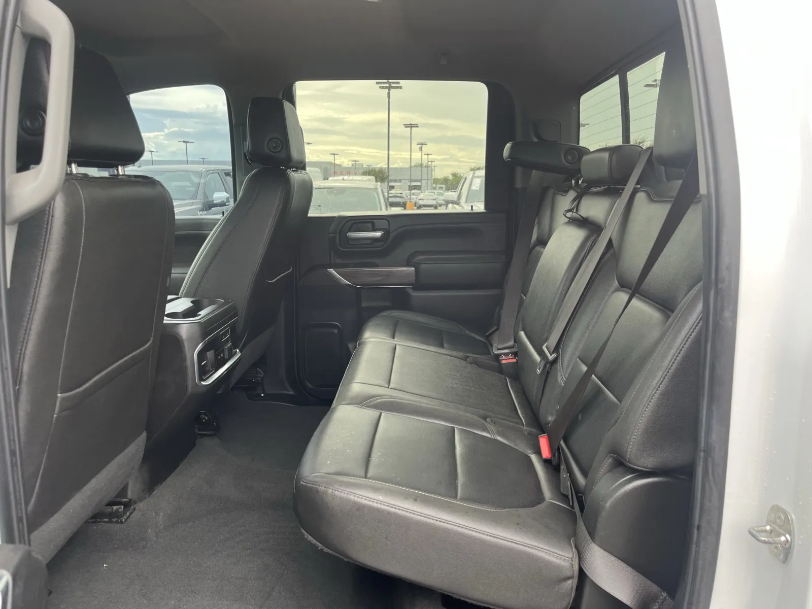 Chevrolet Silverado photo 27