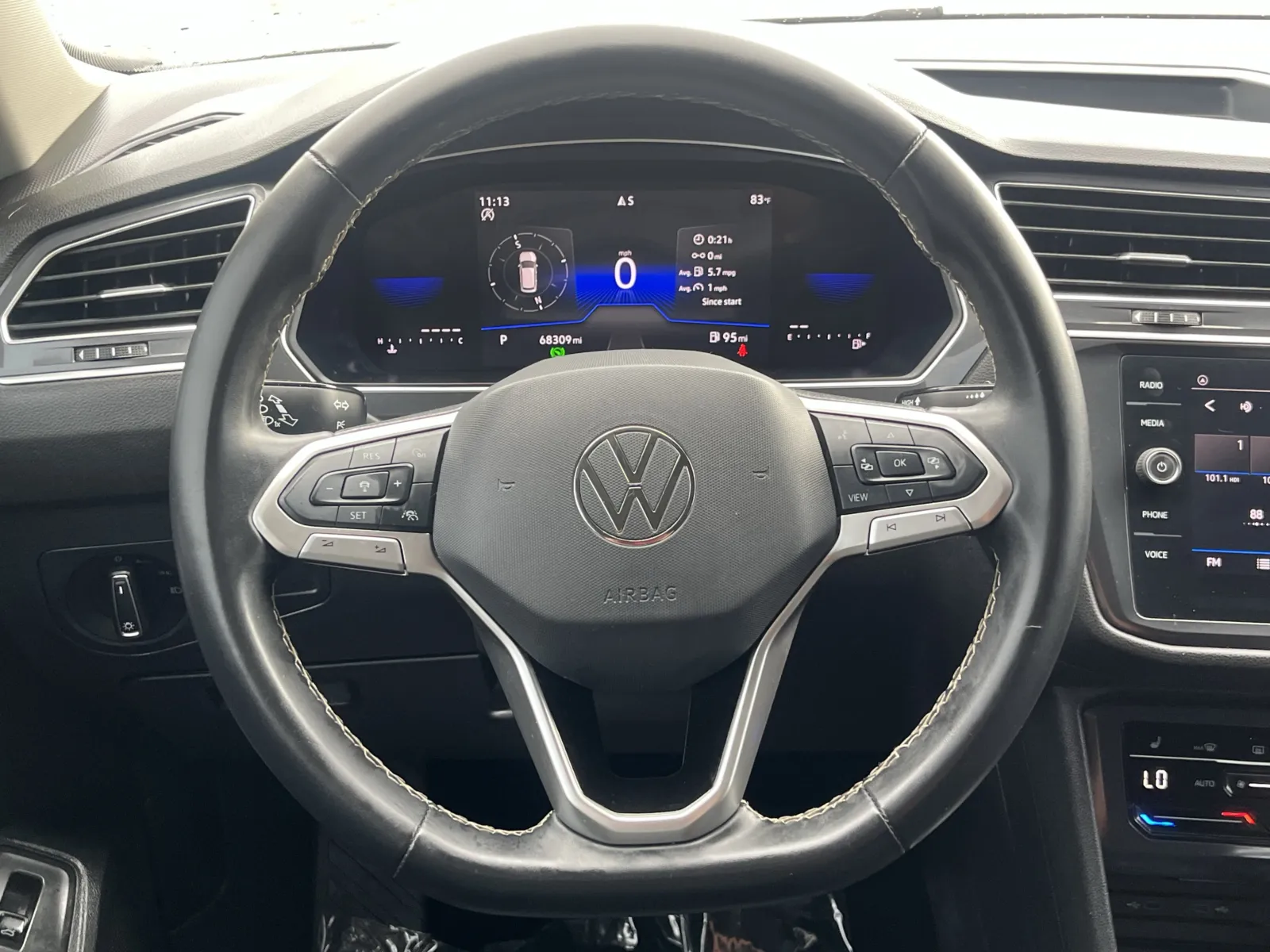 Volkswagen Tiguan photo 18