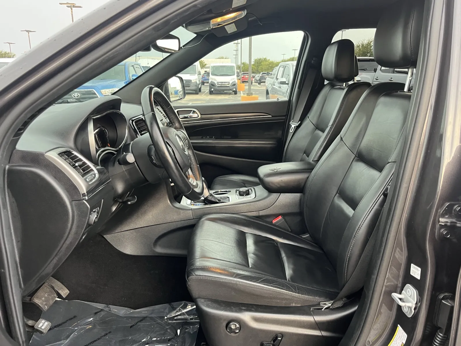 Jeep Grand Cherokee photo 27
