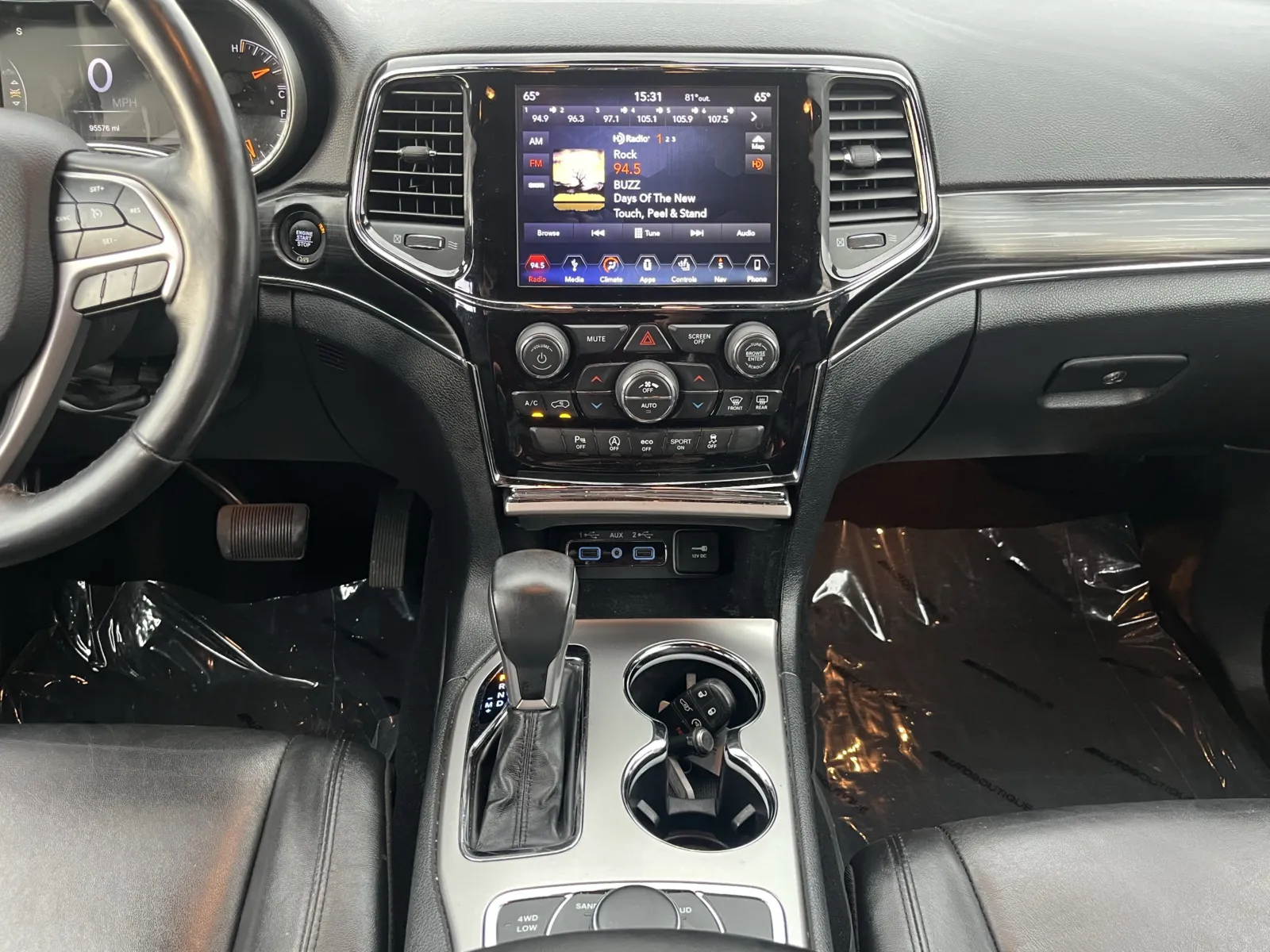 Jeep Grand Cherokee photo 23