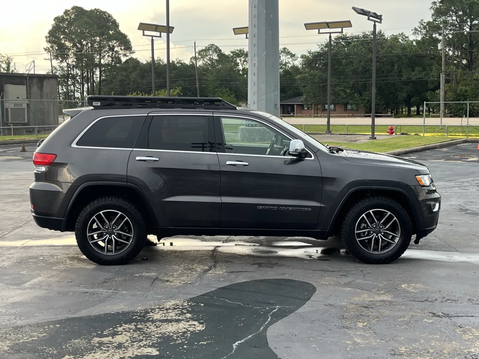 Jeep Grand Cherokee photo 10