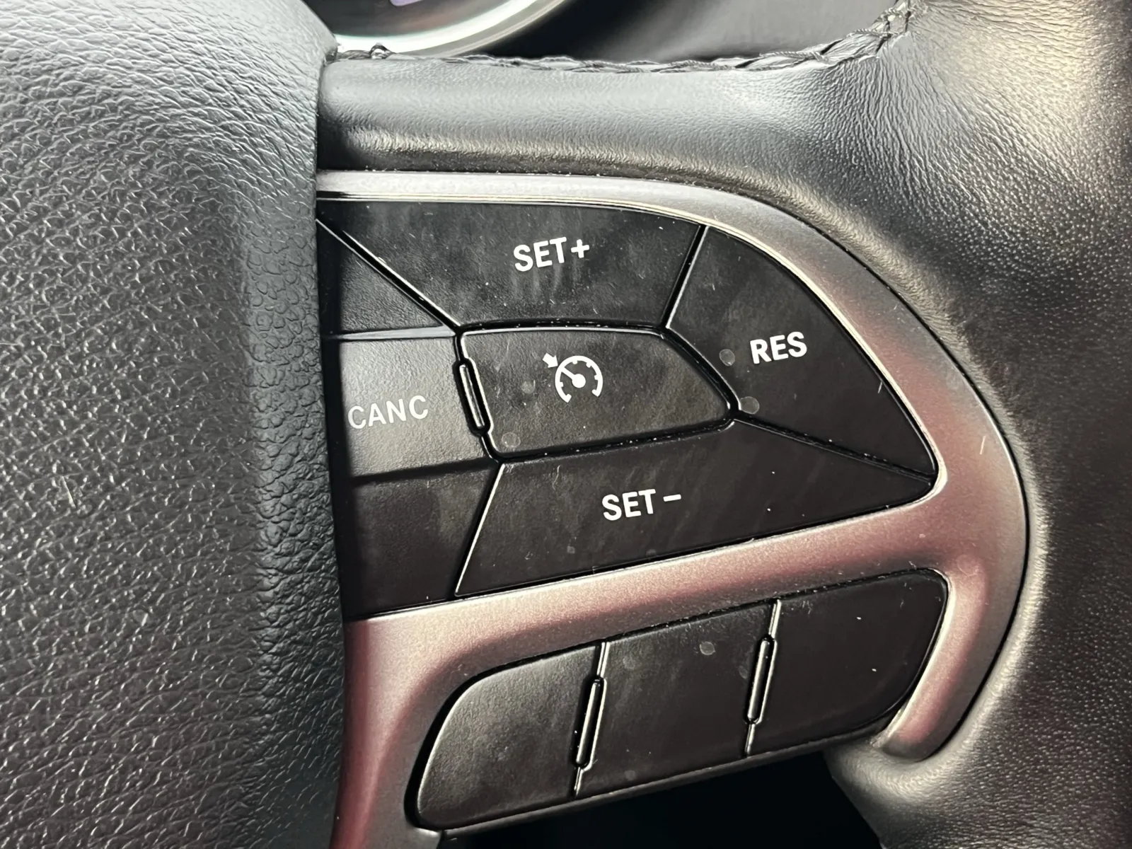 Jeep Grand Cherokee photo 19