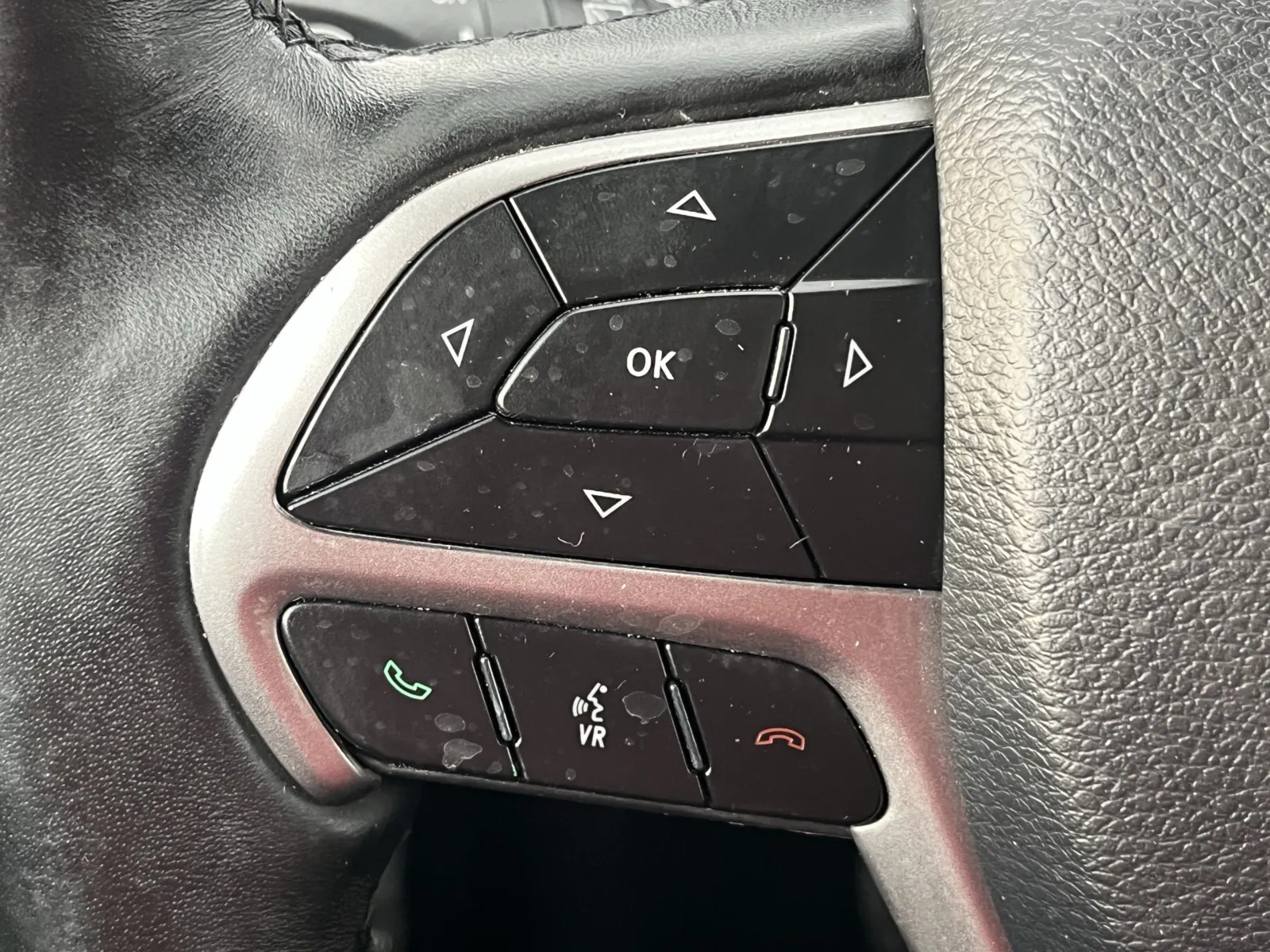 Jeep Grand Cherokee photo 18