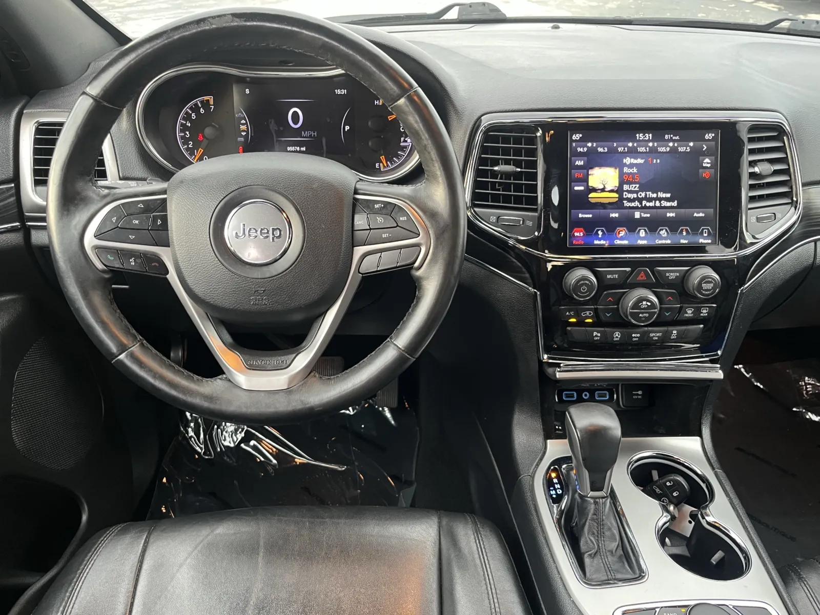Jeep Grand Cherokee photo 16