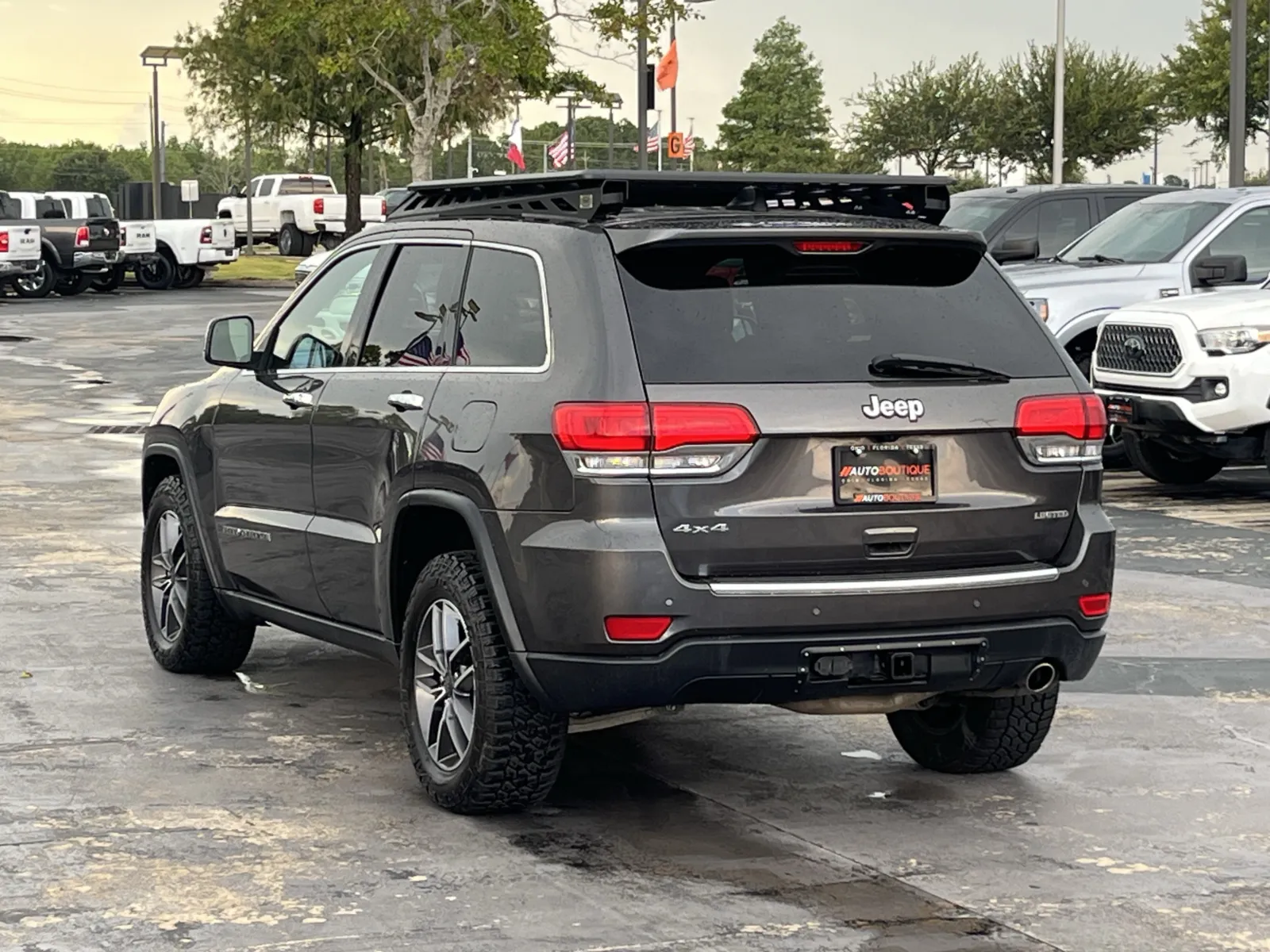 Jeep Grand Cherokee photo 9