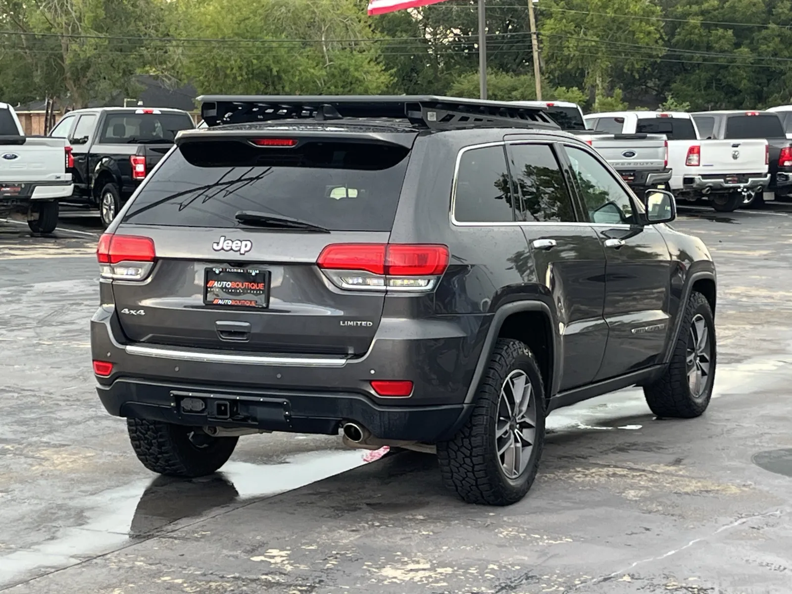 Jeep Grand Cherokee photo 8