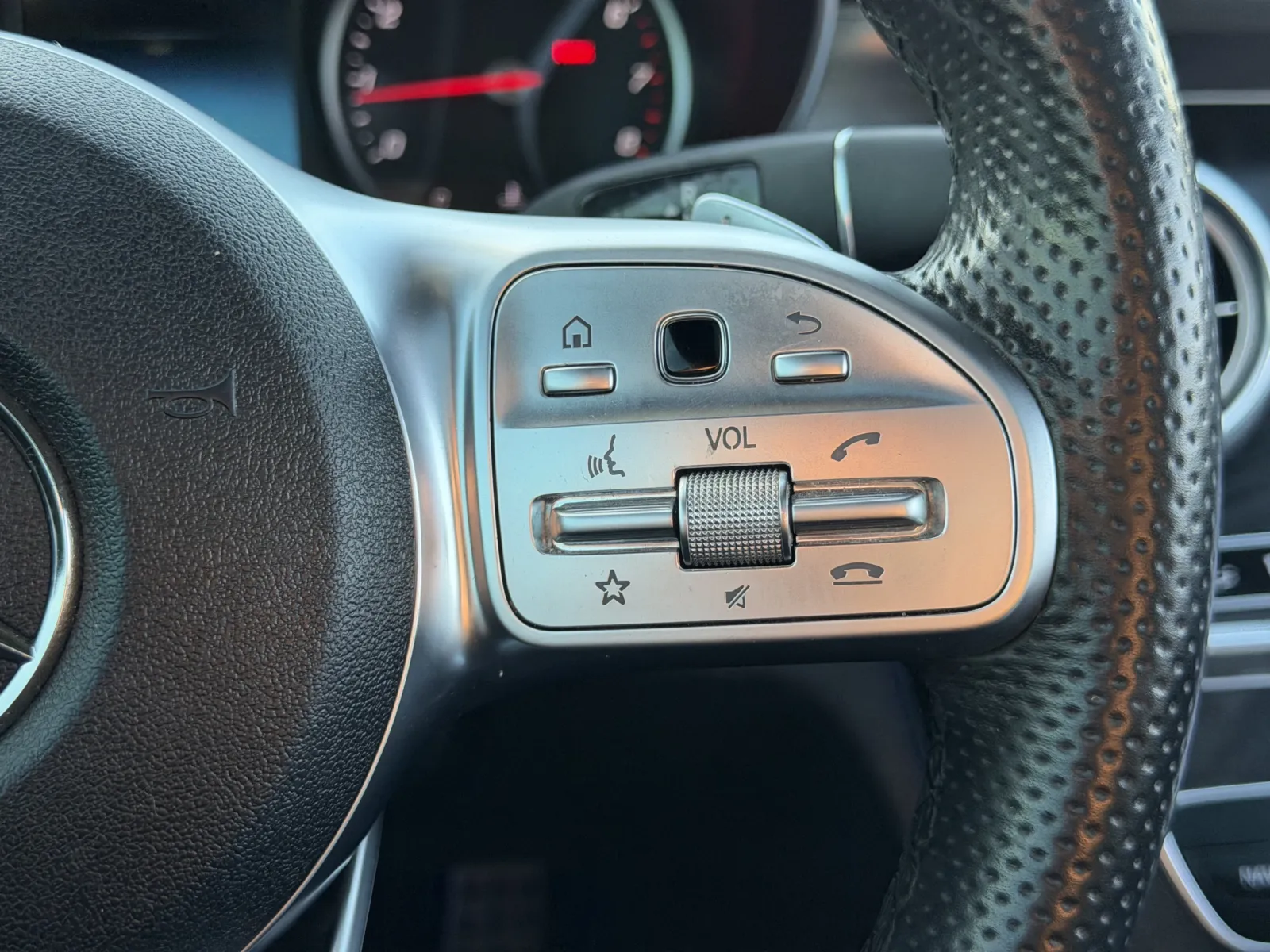 Mercedes-Benz C-Class photo 9
