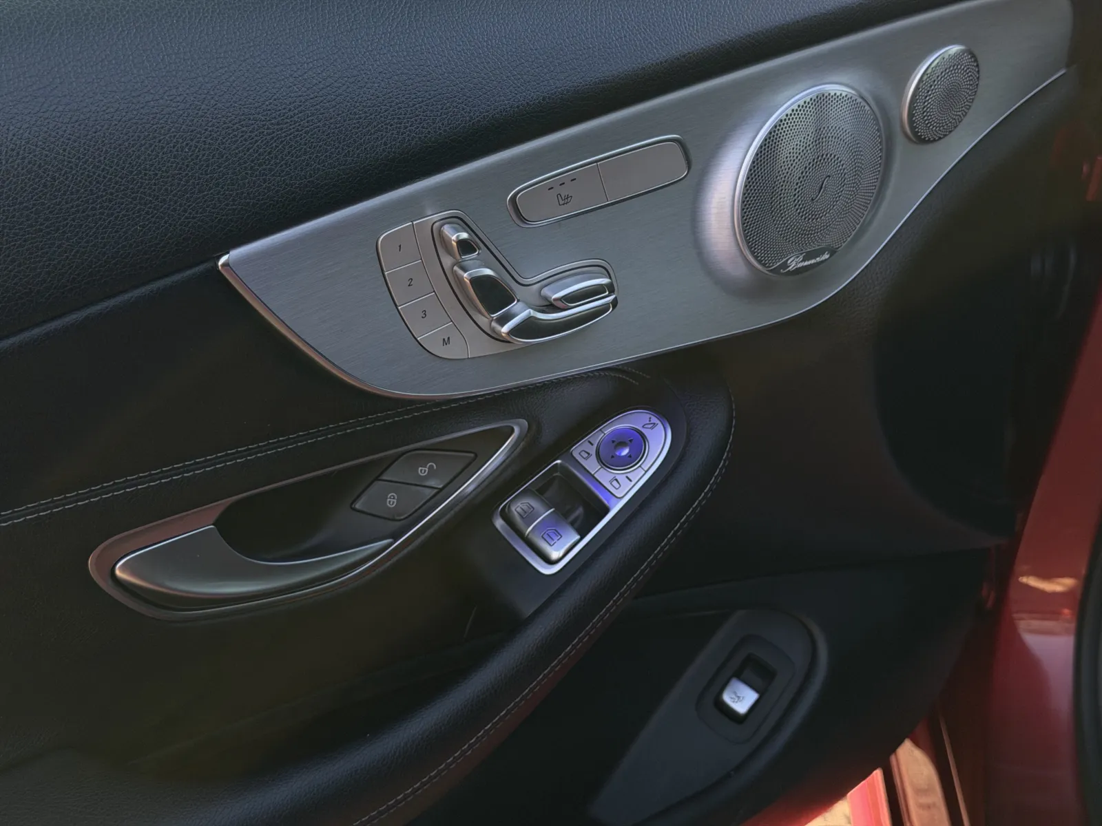 Mercedes-Benz C-Class photo 17
