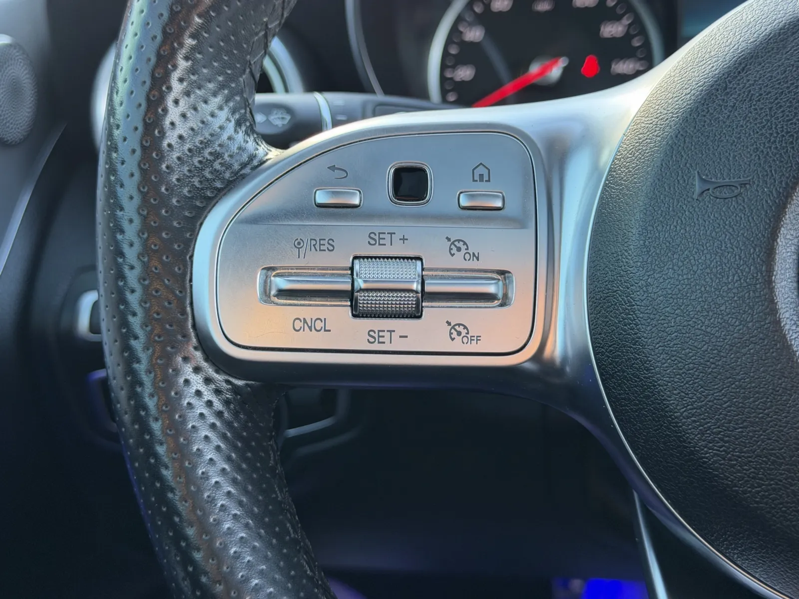 Mercedes-Benz C-Class photo 8