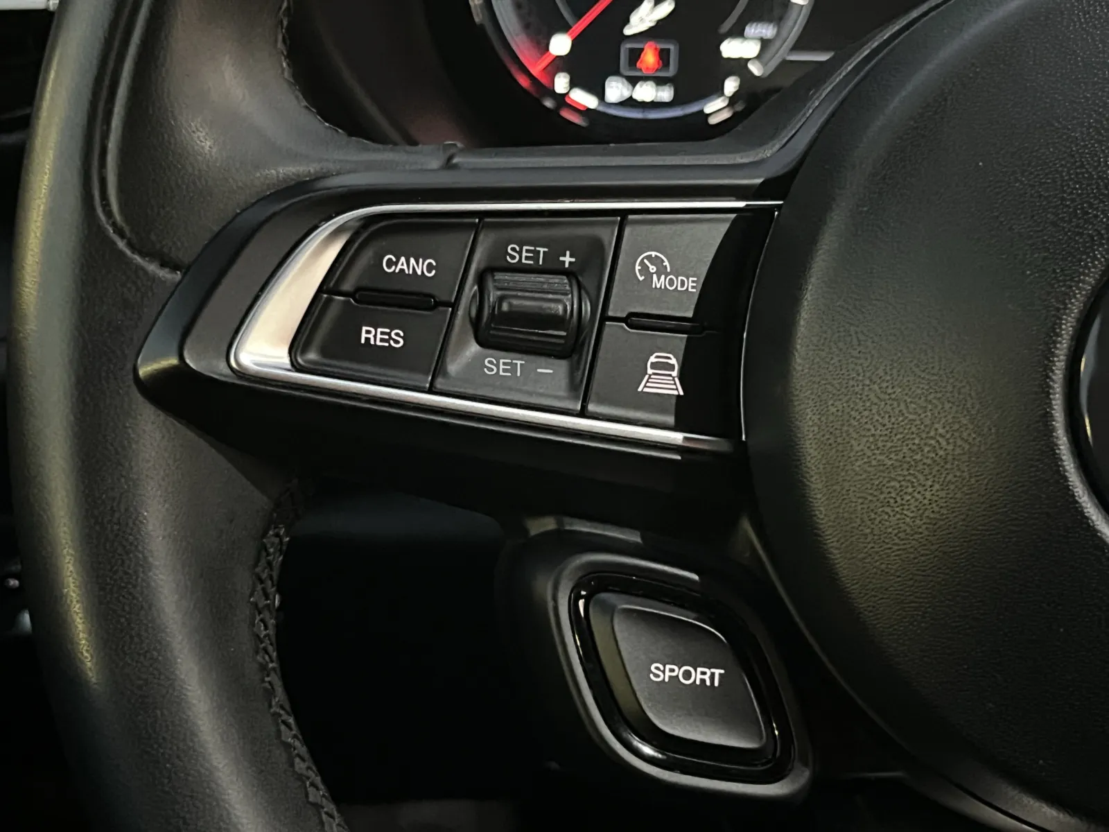 Dodge Hornet photo 18