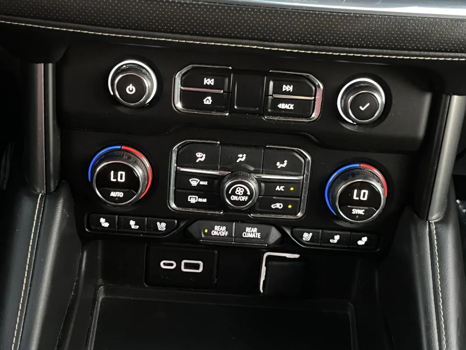 Chevrolet Tahoe photo 25