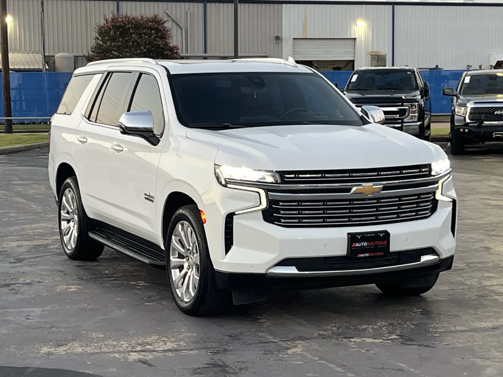 Chevrolet Tahoe photo 3