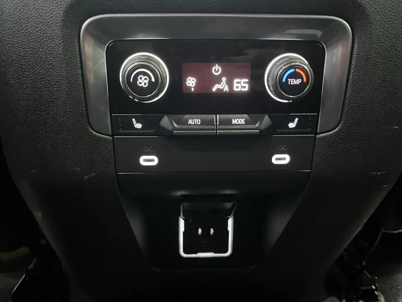 Chevrolet Tahoe photo 30