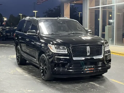 Photos of 2020 Lincoln Navigator Reserve for sale in Alvin, TX at Auto Boutique Texas