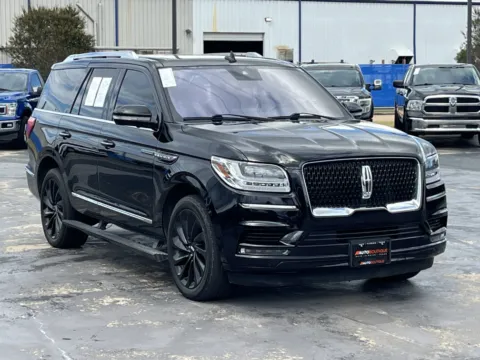 Another view of 2020 Lincoln Navigator Reserve for sale in Alvin, TX at Auto Boutique Texas