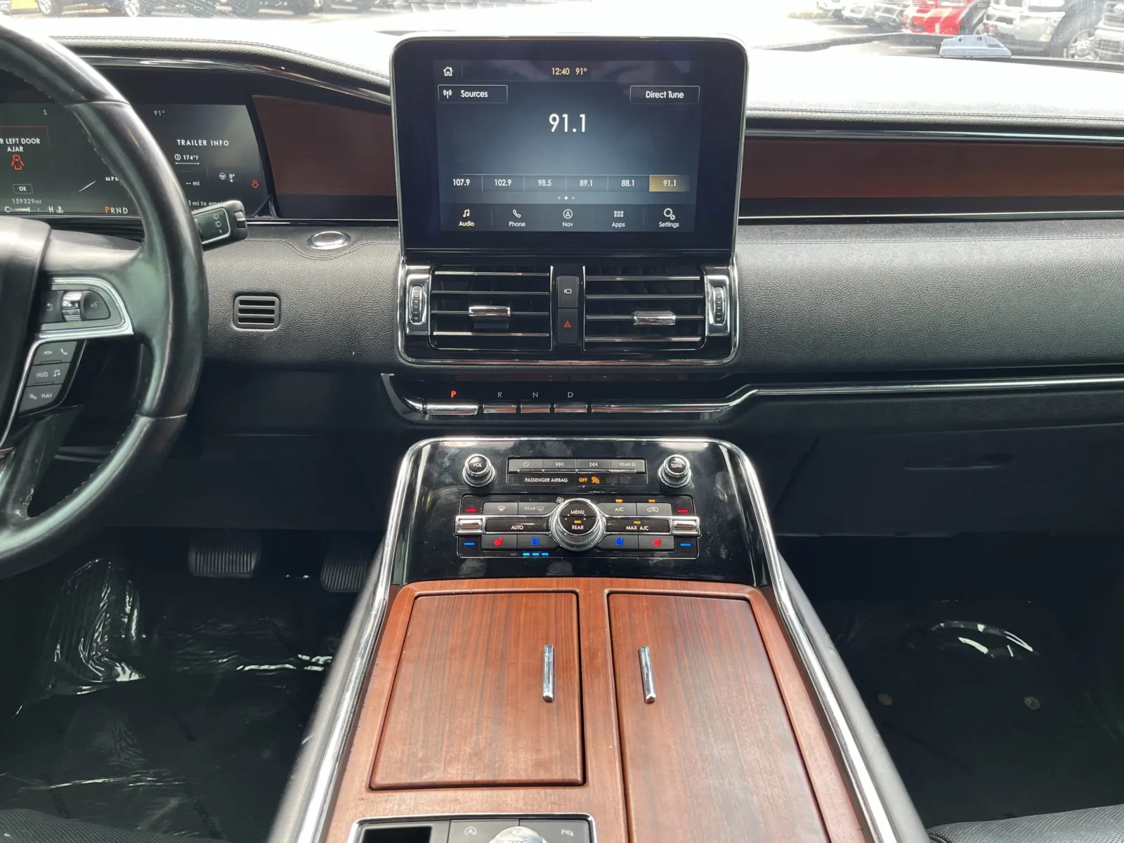 Lincoln Navigator photo 23