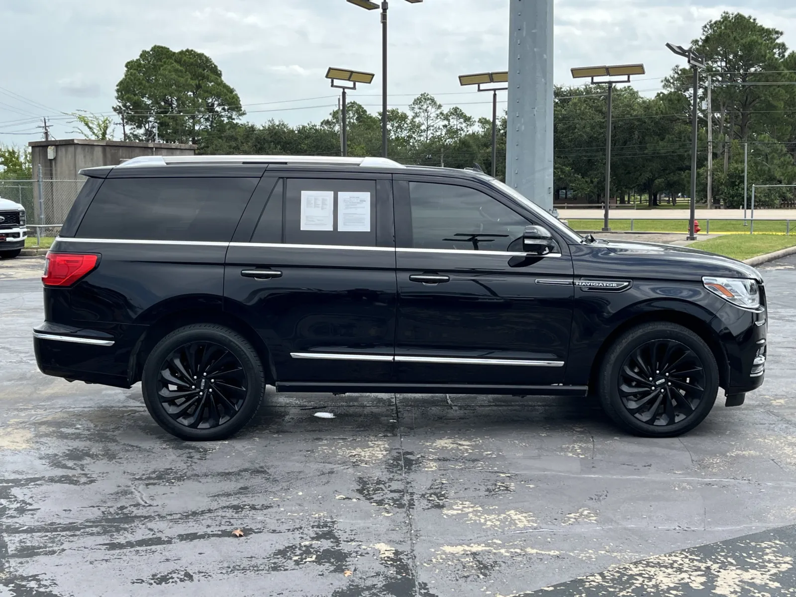 Lincoln Navigator photo 12