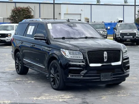 Another view of 2020 Lincoln Navigator Reserve for sale in Alvin, TX at Auto Boutique Texas