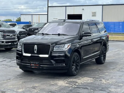 Photos of 2020 Lincoln Navigator Reserve for sale in Alvin, TX at Auto Boutique Texas