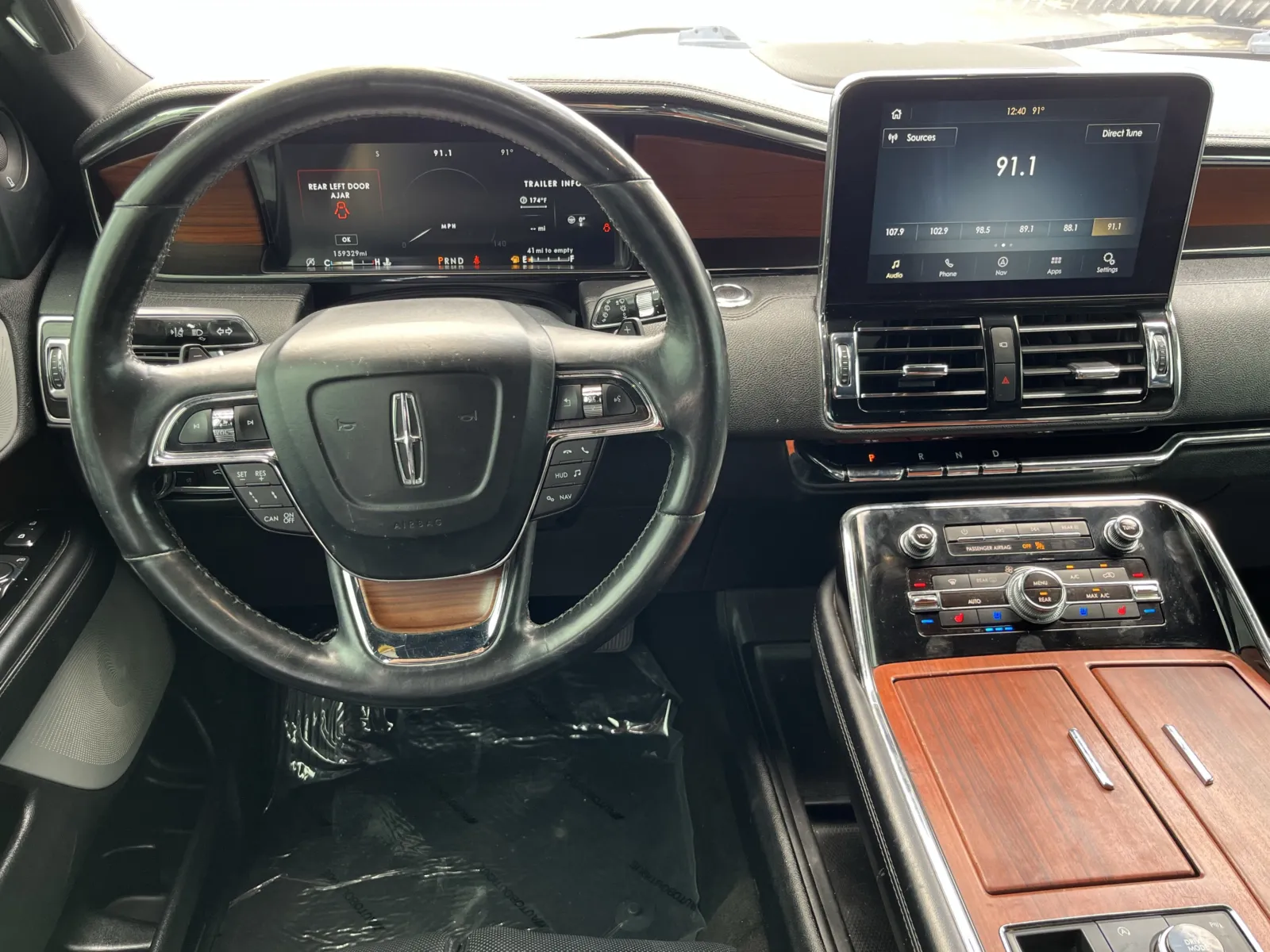 Lincoln Navigator photo 16