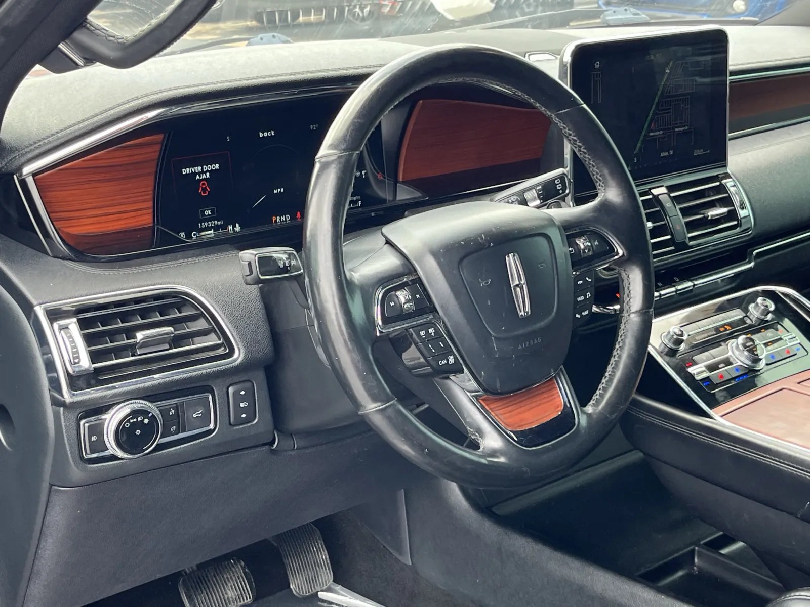 Lincoln Navigator photo 14