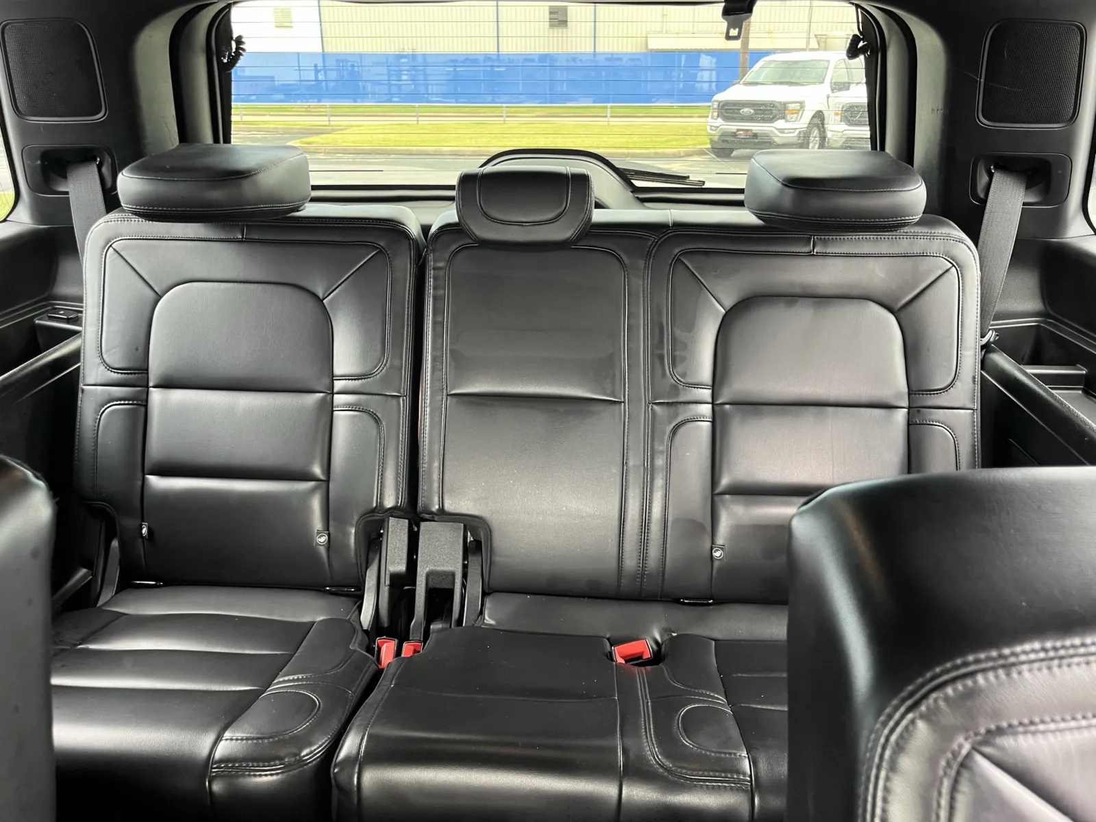 Lincoln Navigator photo 31