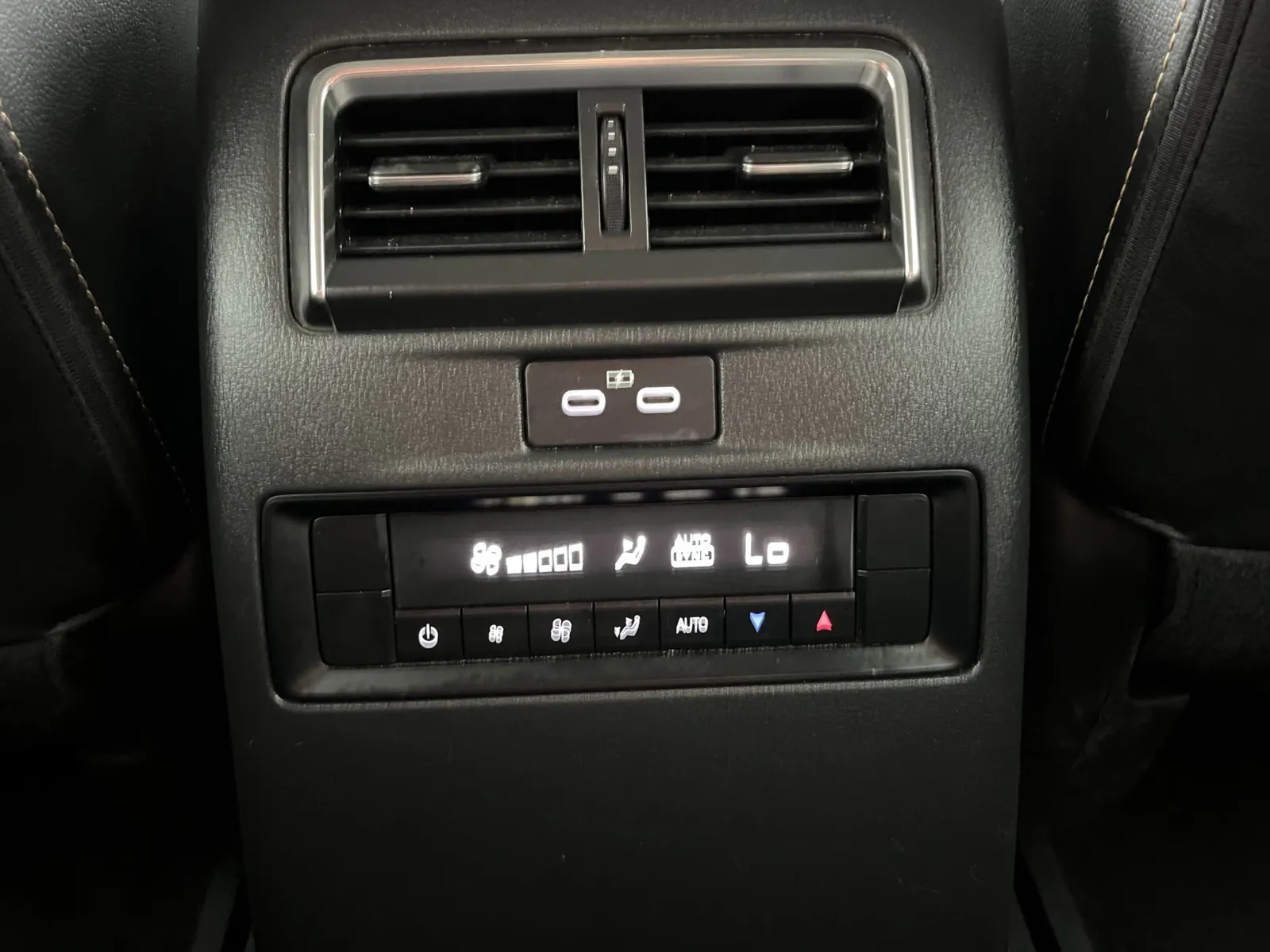 Mazda CX-90 photo 28