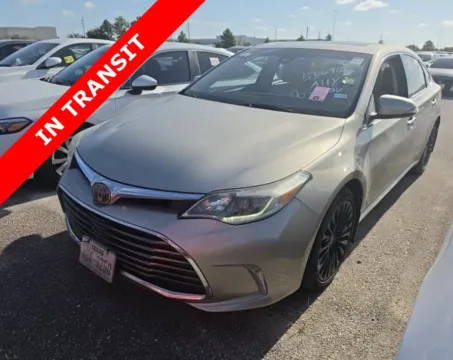 Gold 2018 Toyota Avalon Limited for sale in Alvin, TX