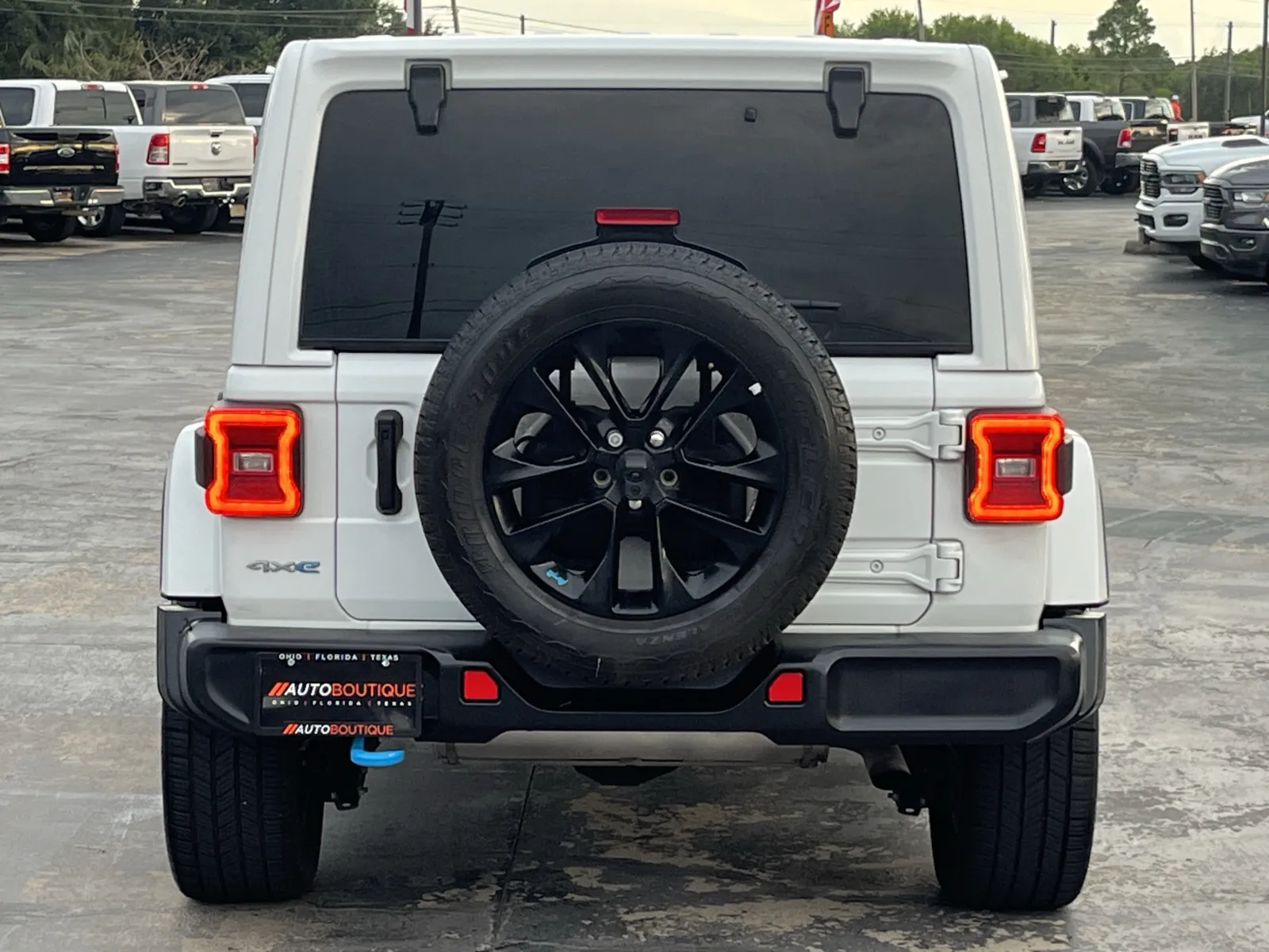 Jeep Wrangler photo 7