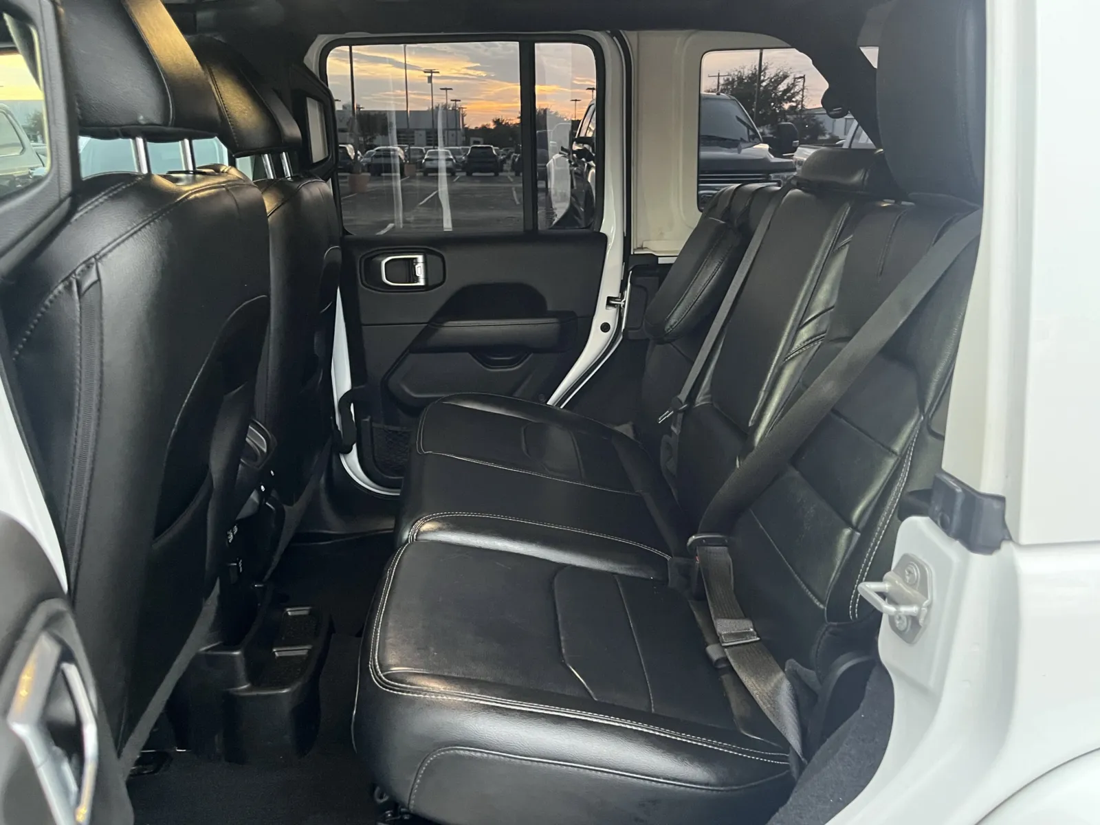 Jeep Wrangler photo 27