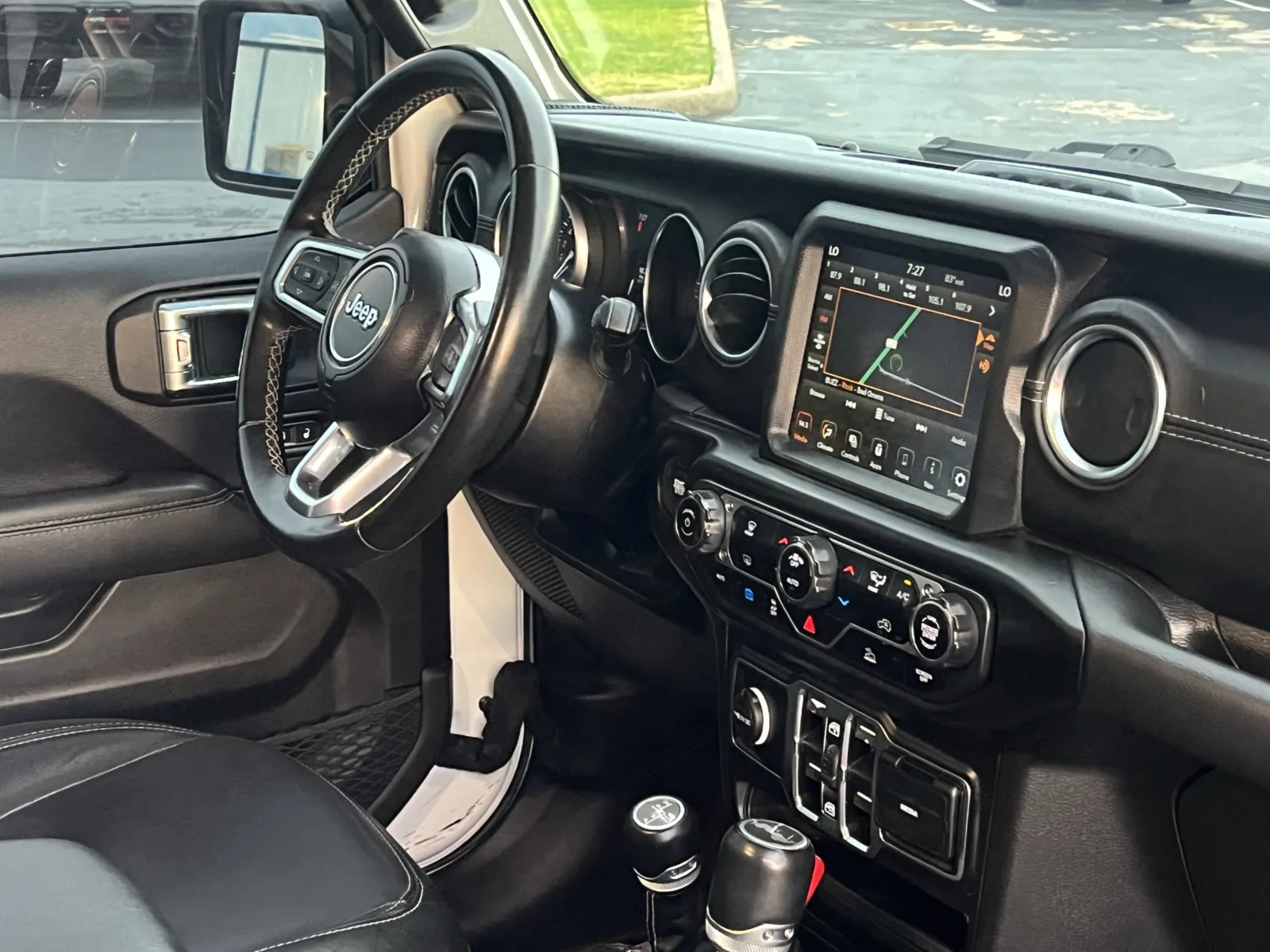 Jeep Wrangler photo 15