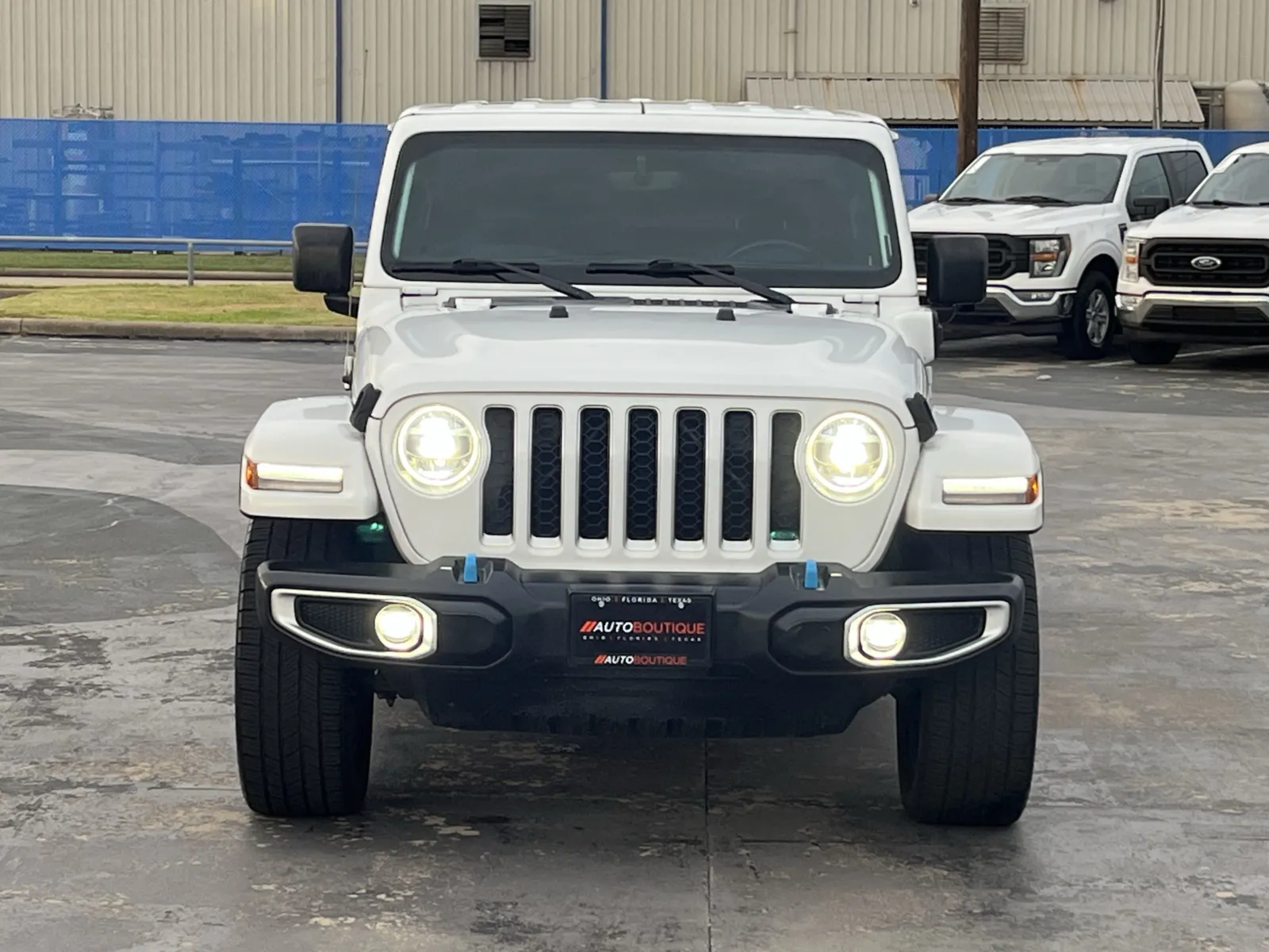 Jeep Wrangler photo 4