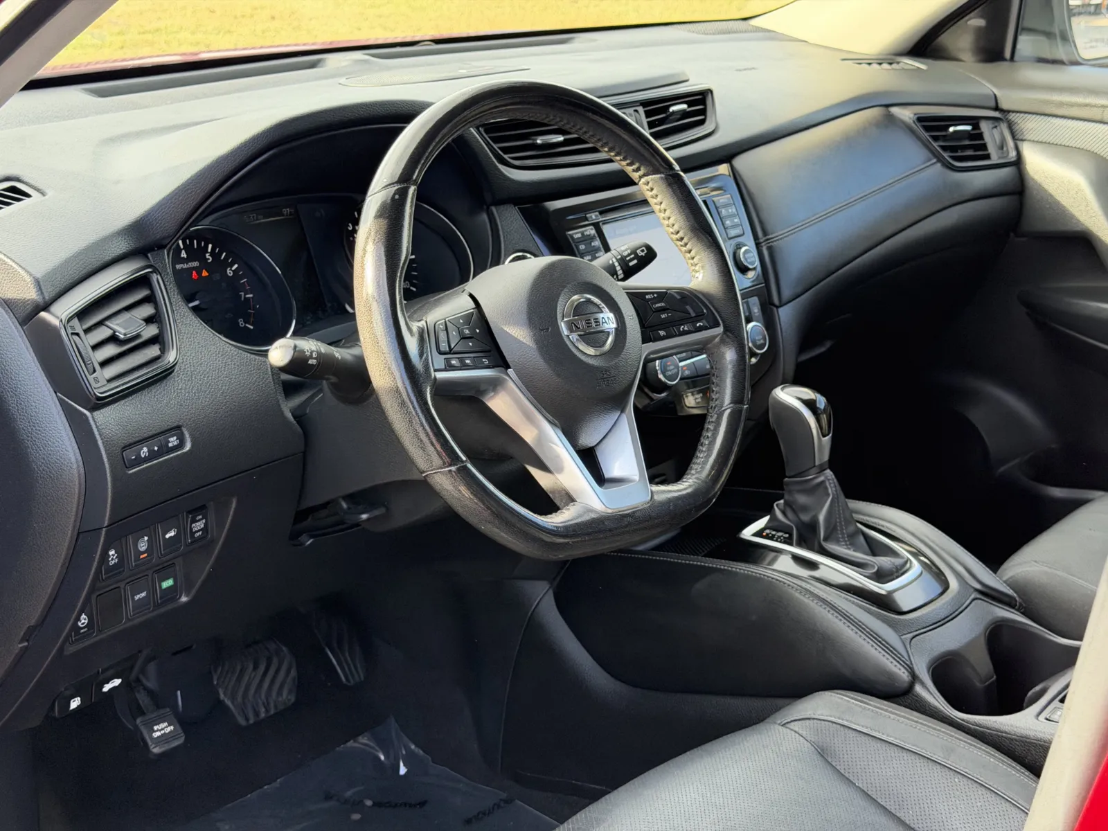Nissan Rogue photo 16