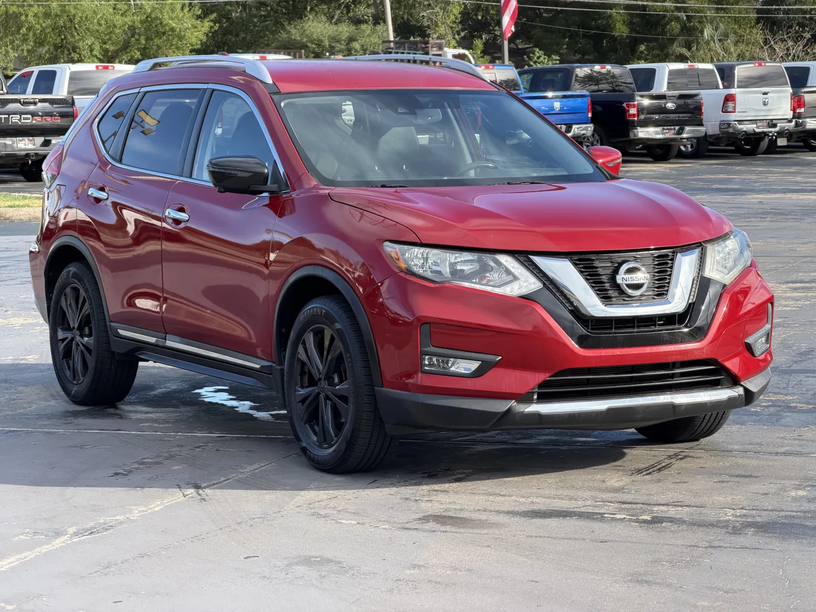 Nissan Rogue photo 2