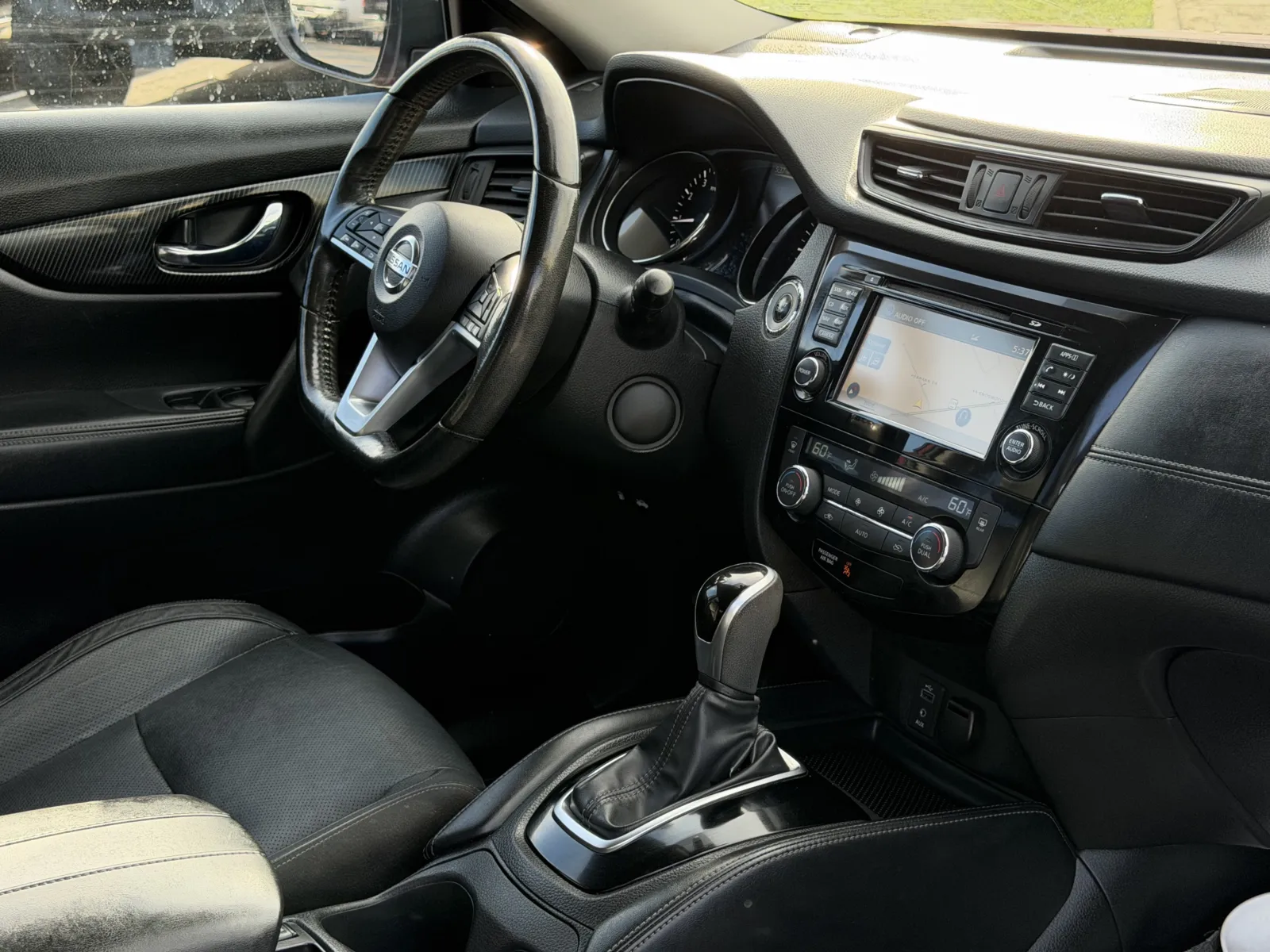 Nissan Rogue photo 18