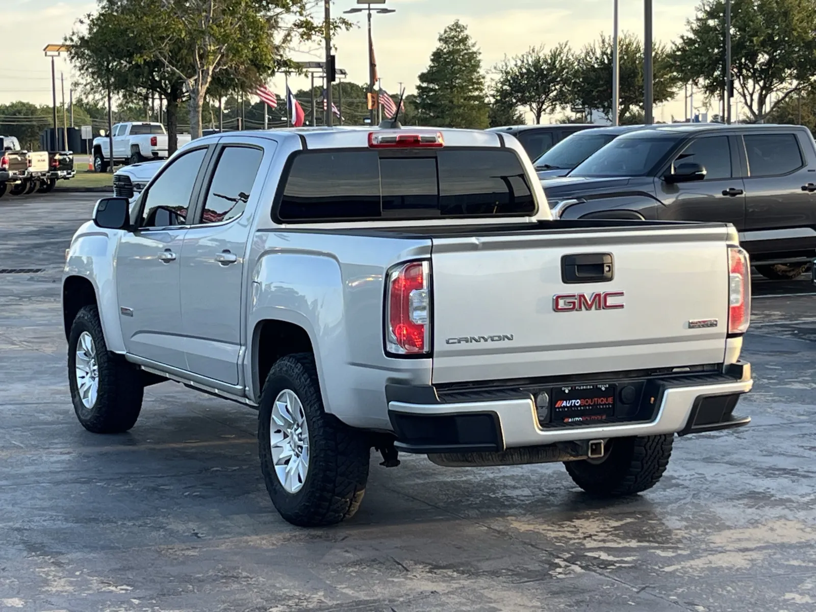 GMC Canyon photo 9