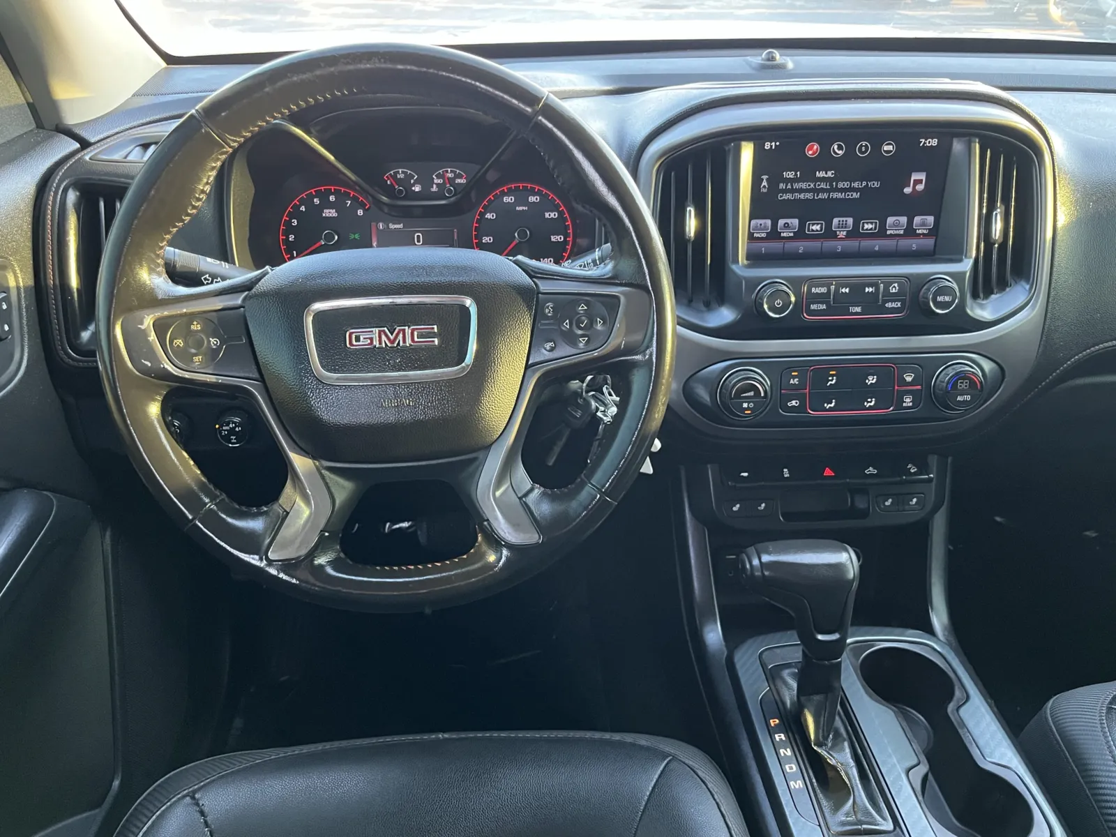 GMC Canyon photo 14