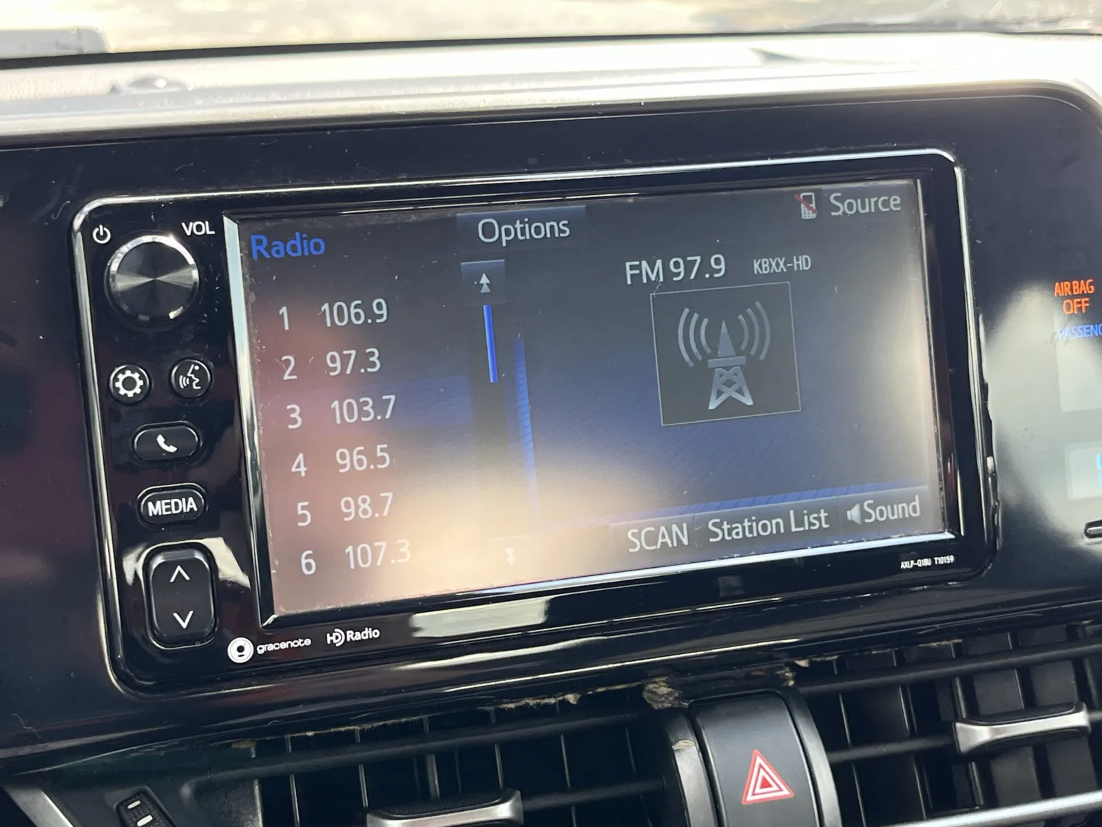 Toyota C-HR photo 6
