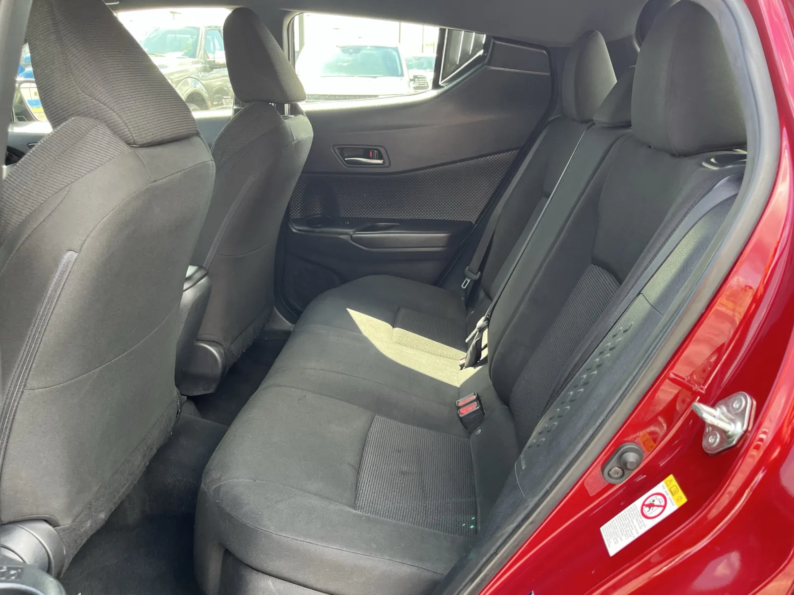 Toyota C-HR photo 27
