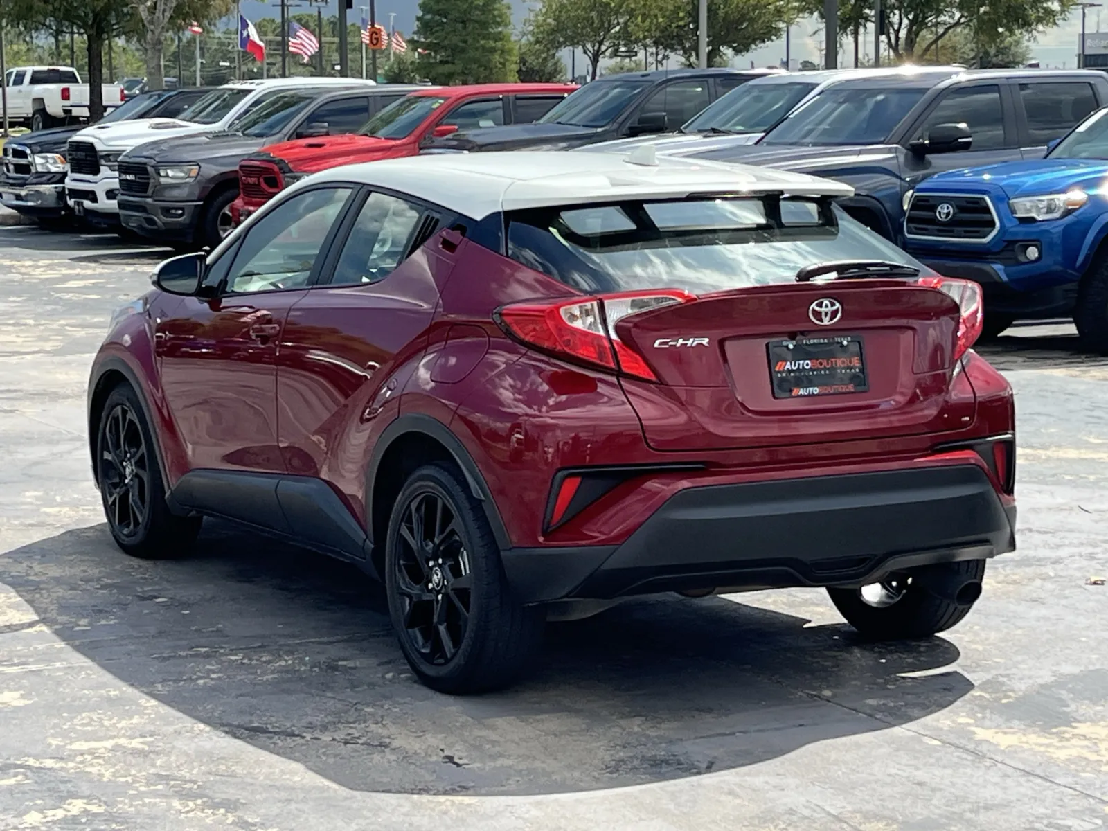 Toyota C-HR photo 9