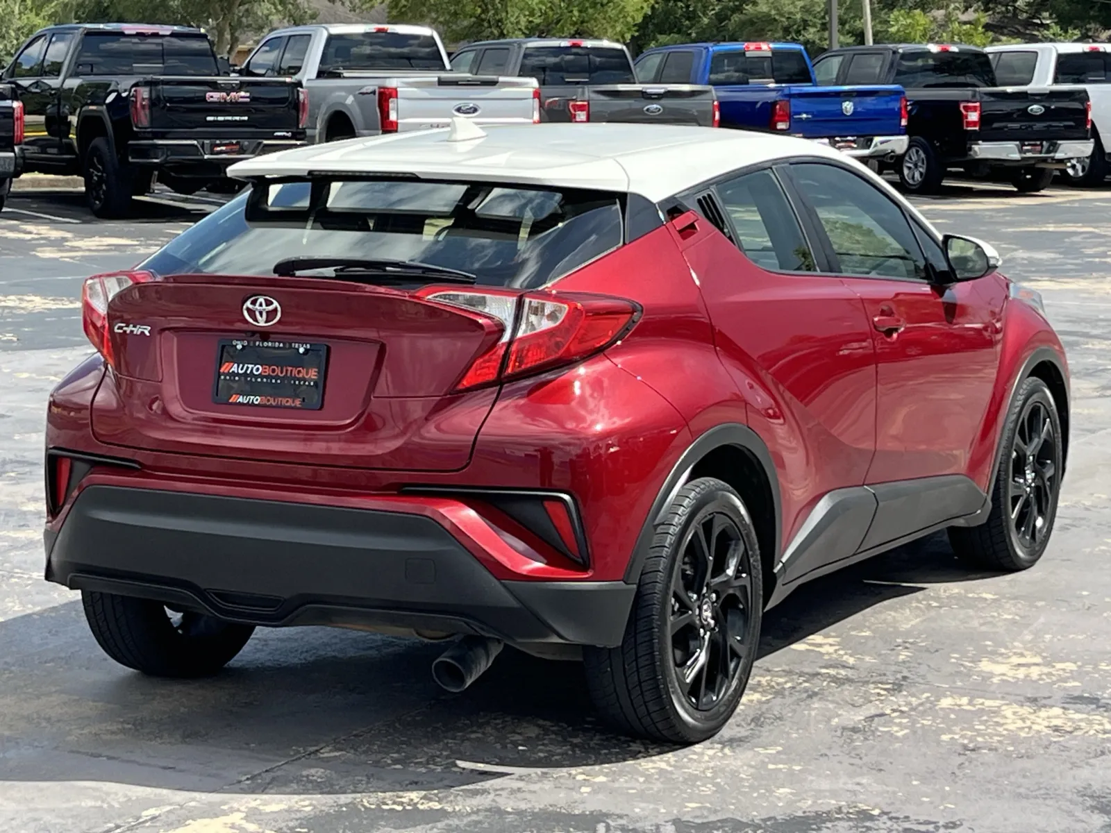 Toyota C-HR photo 8