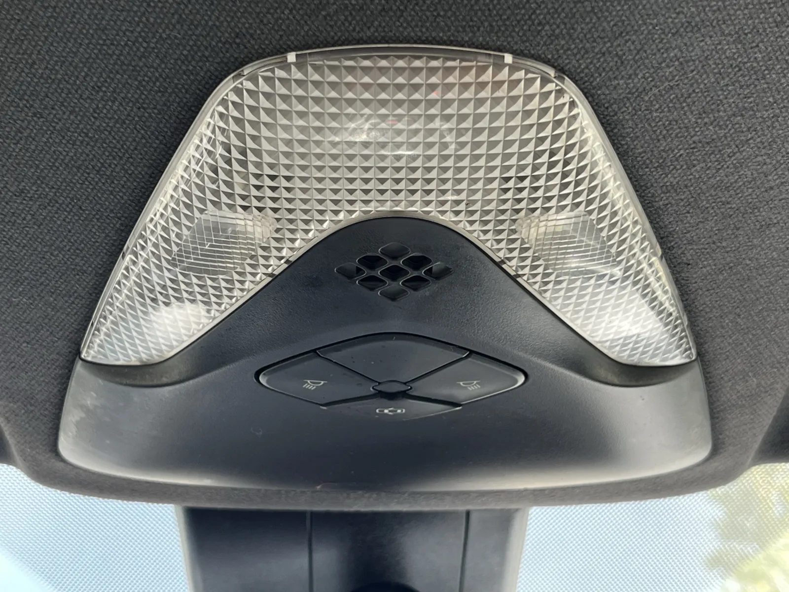 Toyota C-HR photo 22