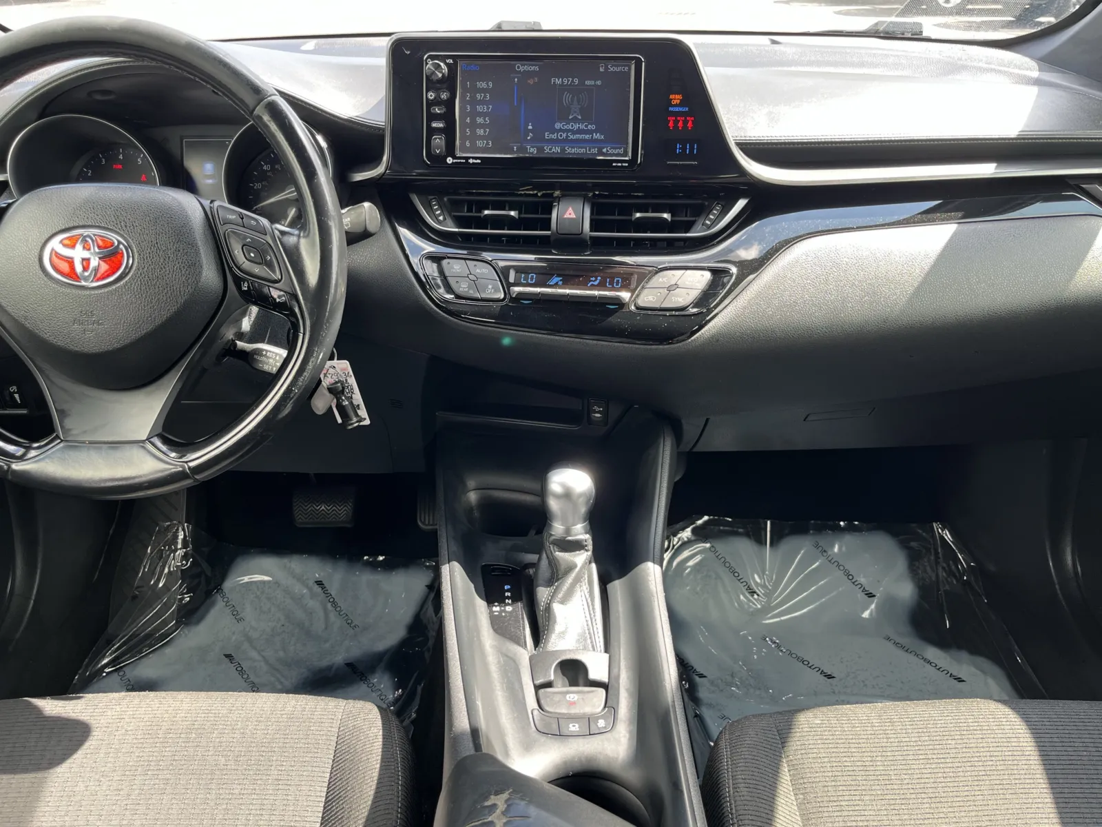 Toyota C-HR photo 23