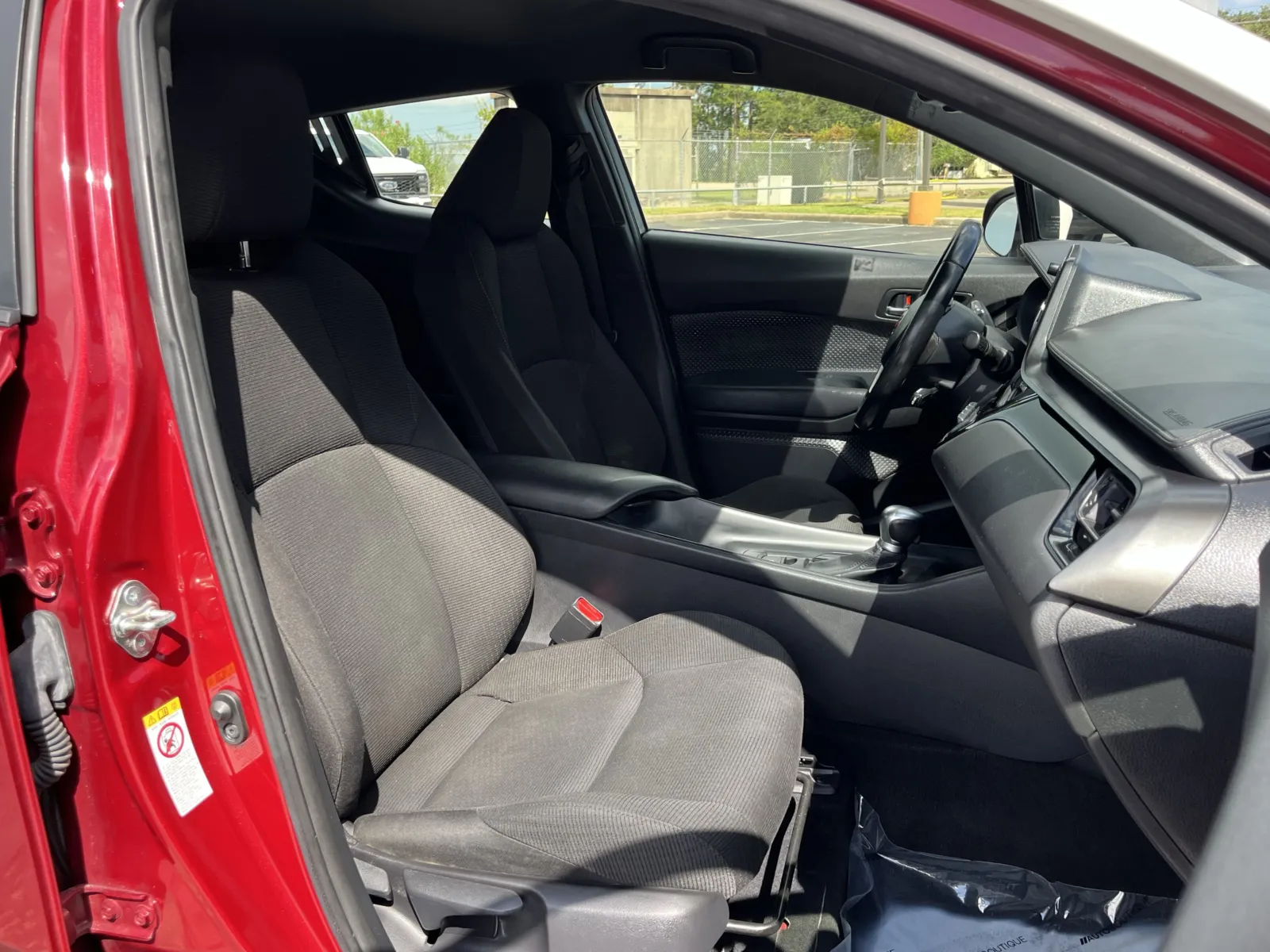 Toyota C-HR photo 26