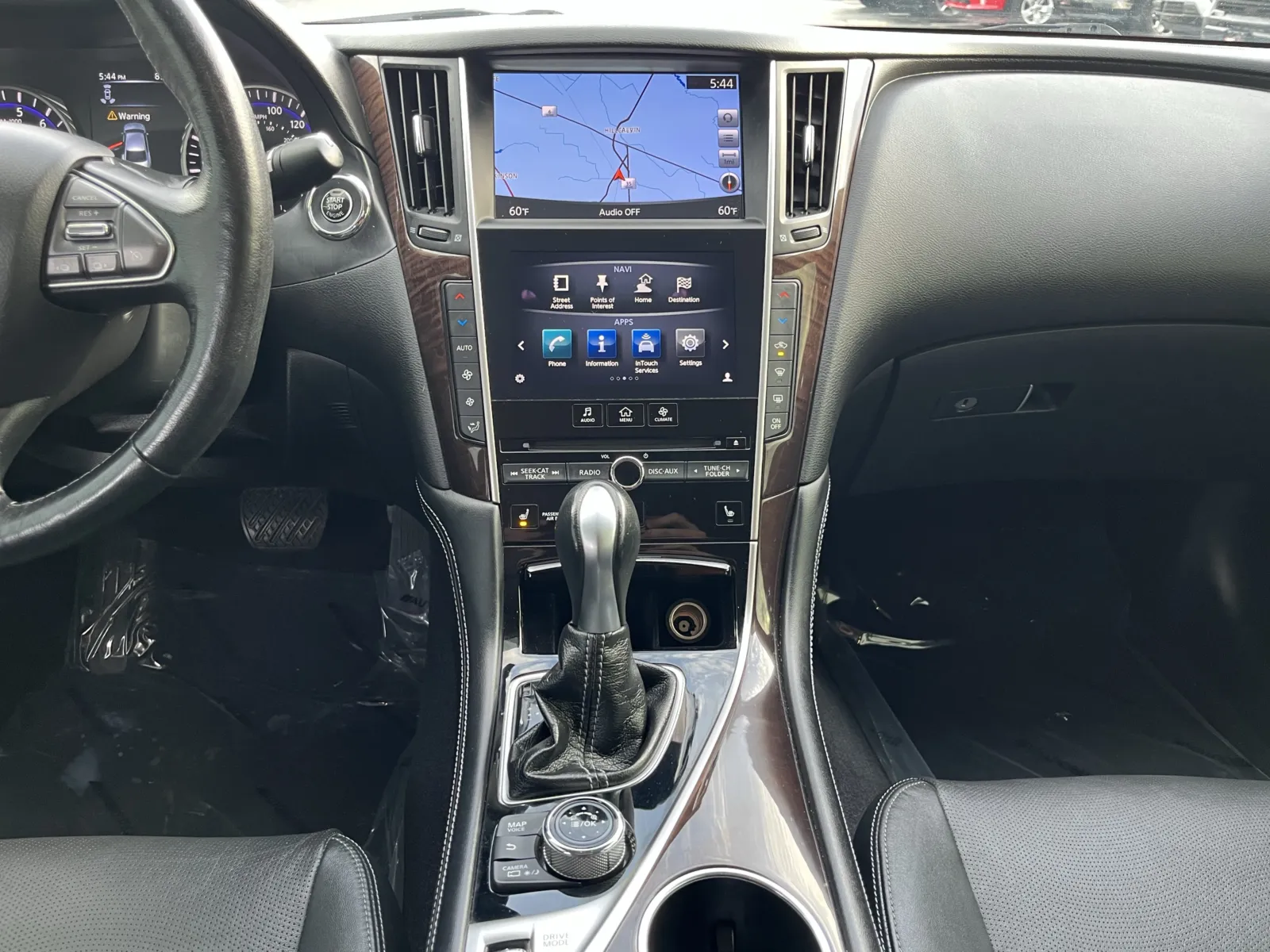 Infiniti Q50 photo 24
