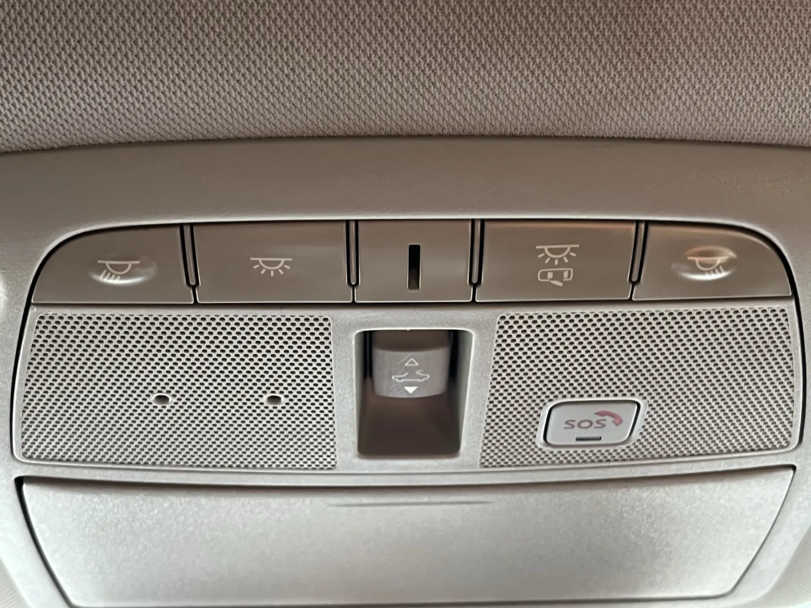 Infiniti Q50 photo 23