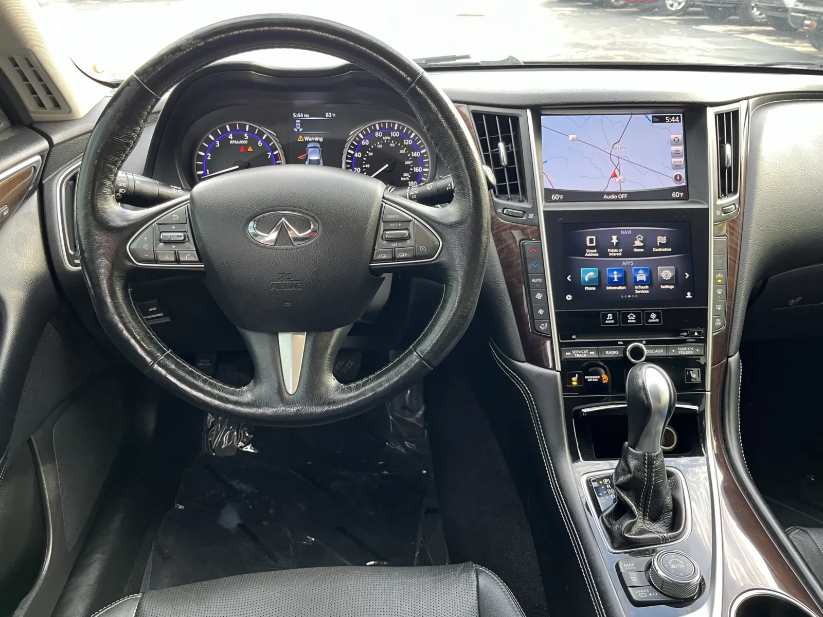 Infiniti Q50 photo 17